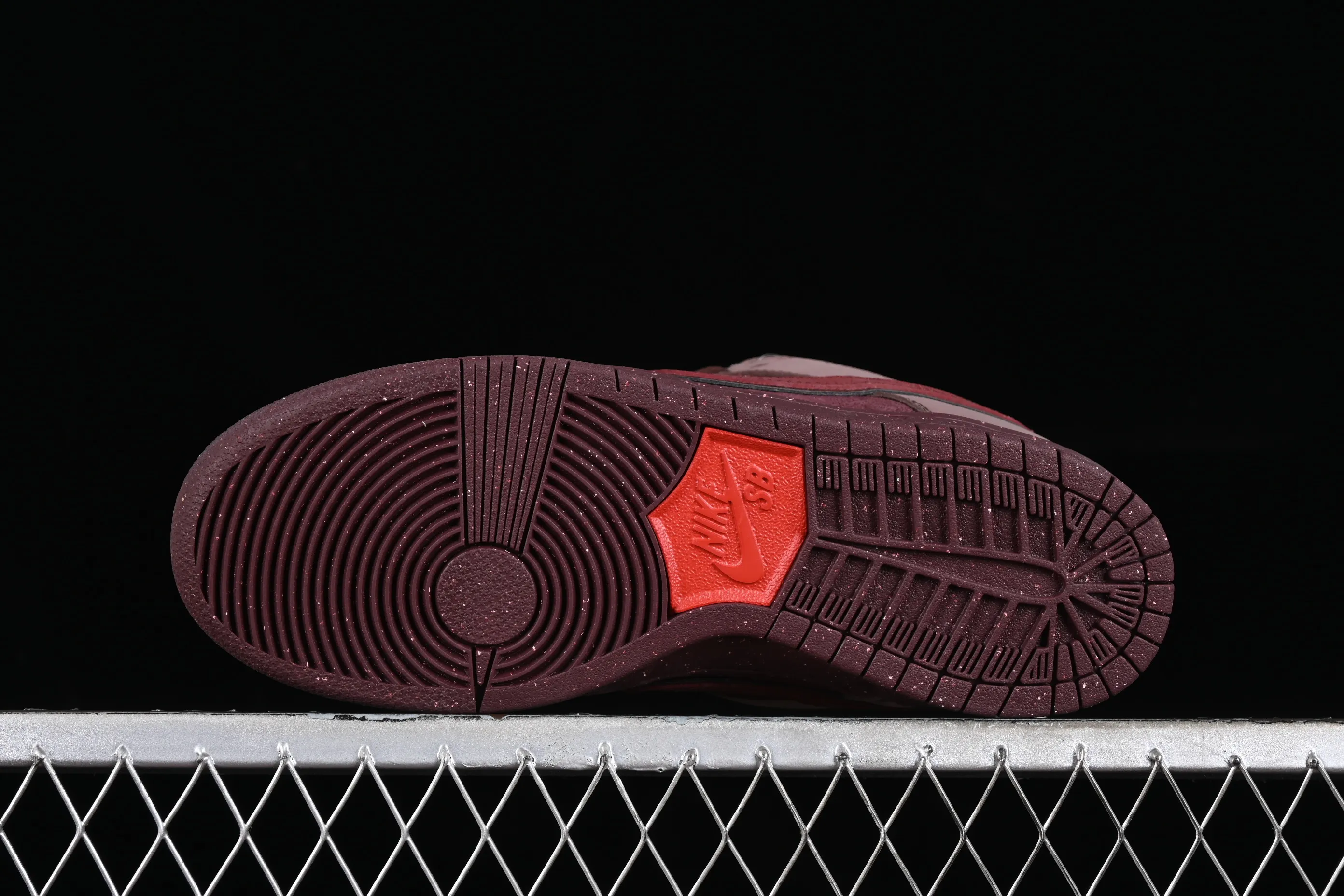 All categories Nk SB Dunk series Nk SB Dunk Low low-top sneakers F version Nk SB Dunk Low Premium "Valentine's Day" Valentine's Day SB low-top casual sneakers FN0619-600